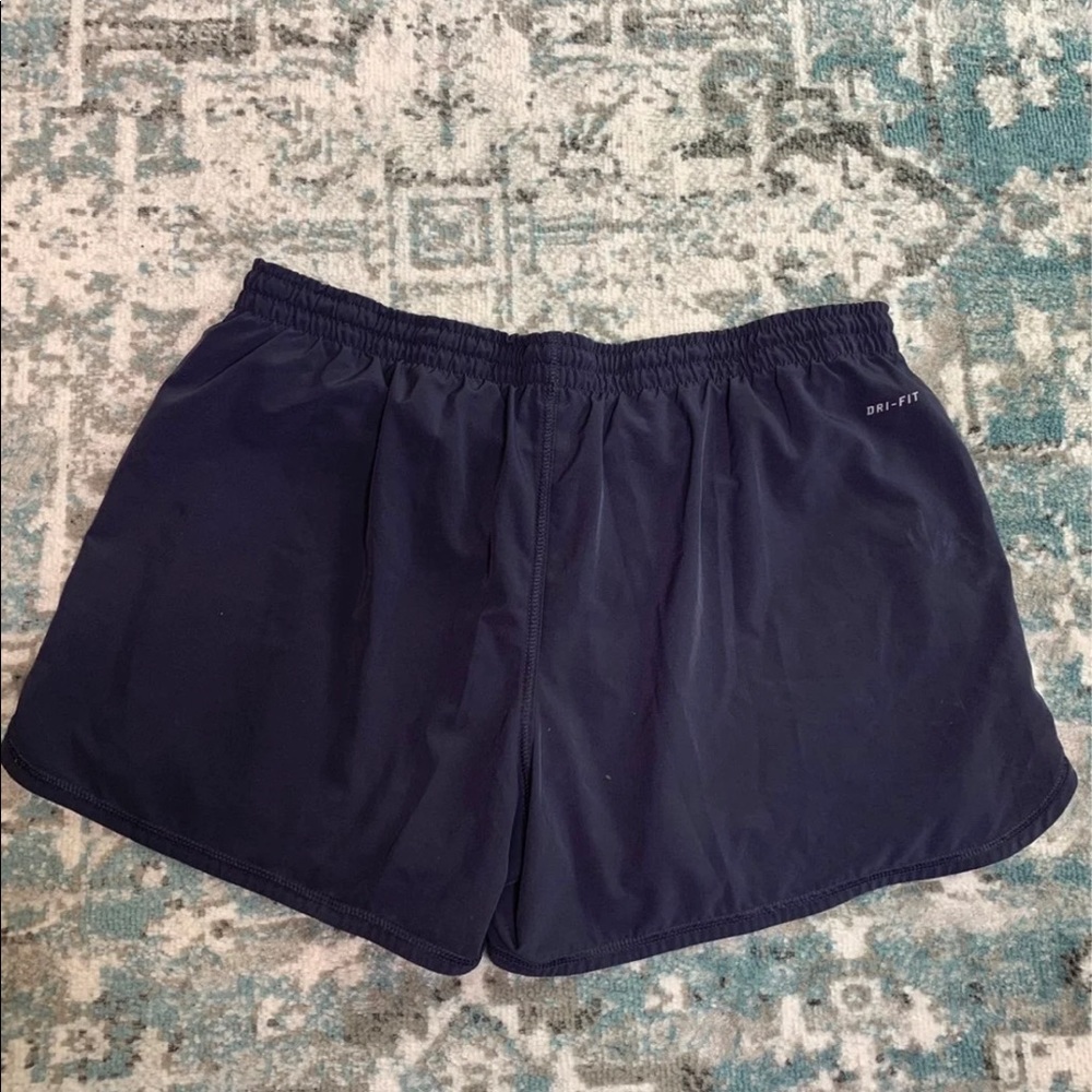 Nike Shorts - Picture 4 of 7